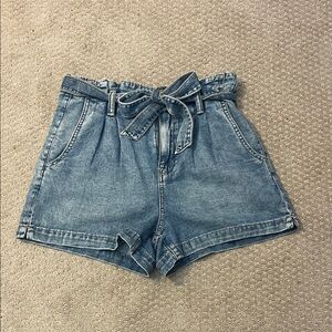 *NWT* American Eagle Outfitters Mom Shorts